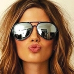Women's Aviator Sunglasses Thumbnail